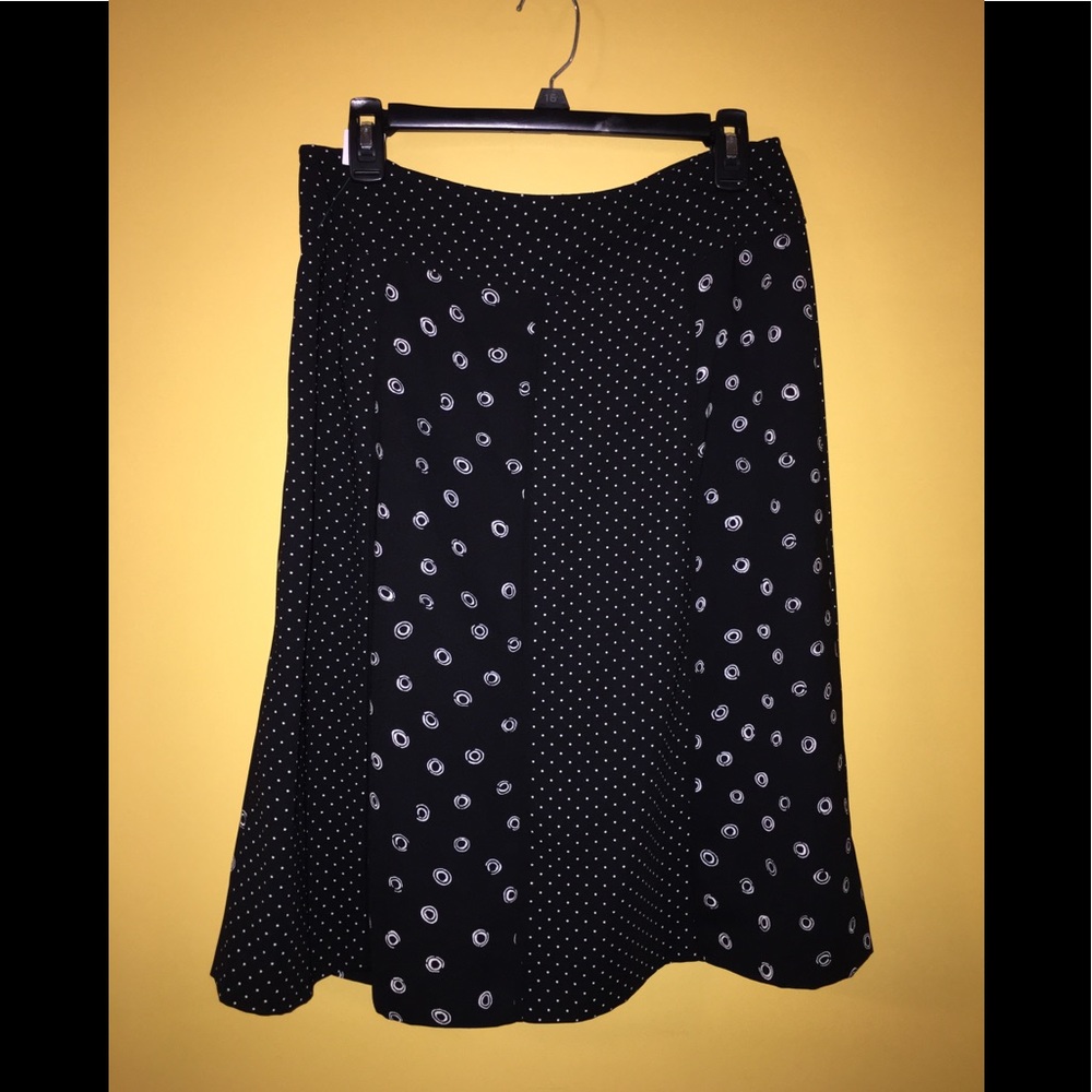Women’s black print skirt size 10